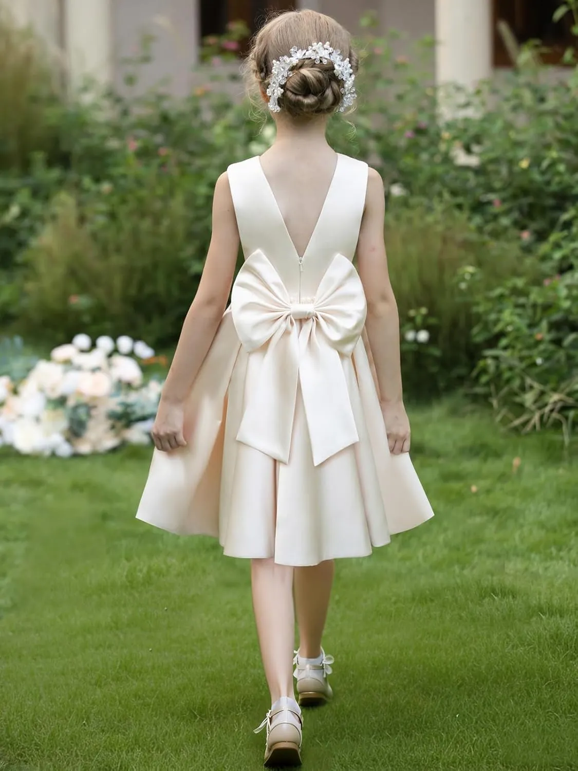 Satin Flower Girl Dresses for Wedding Floor Length Backless Princess Pageant Dress with Bow Pearls Proms Ball Gowns