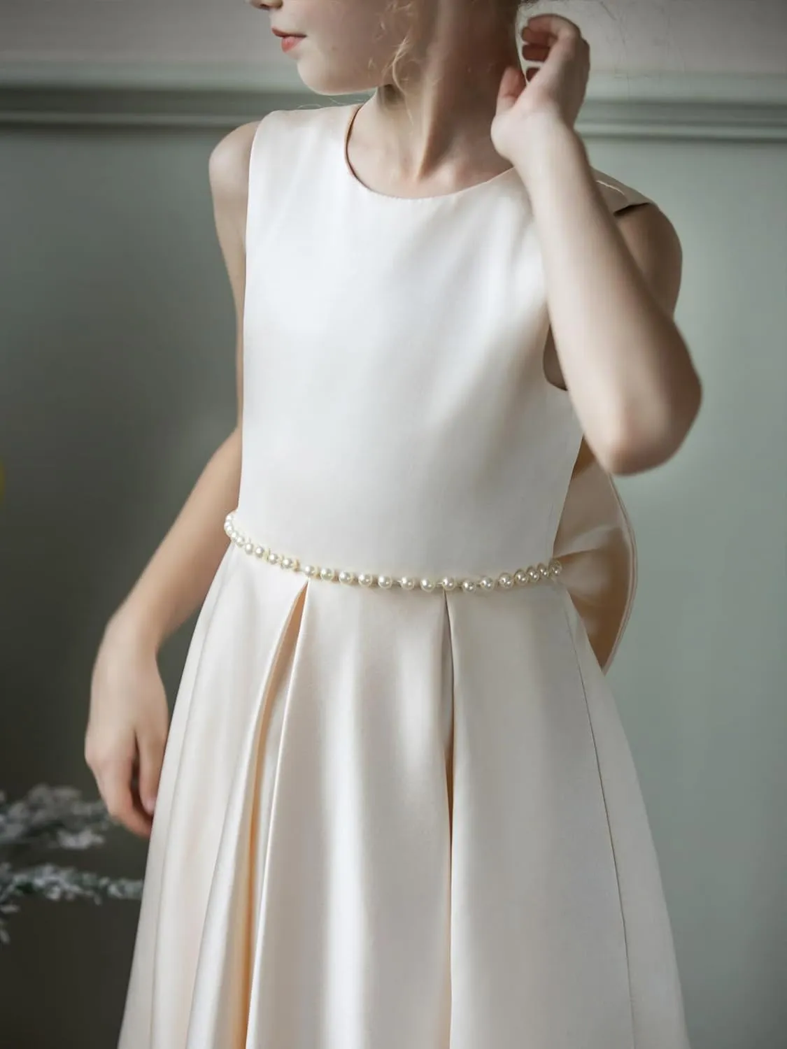 Satin Flower Girl Dresses for Wedding Floor Length Backless Princess Pageant Dress with Bow Pearls Proms Ball Gowns