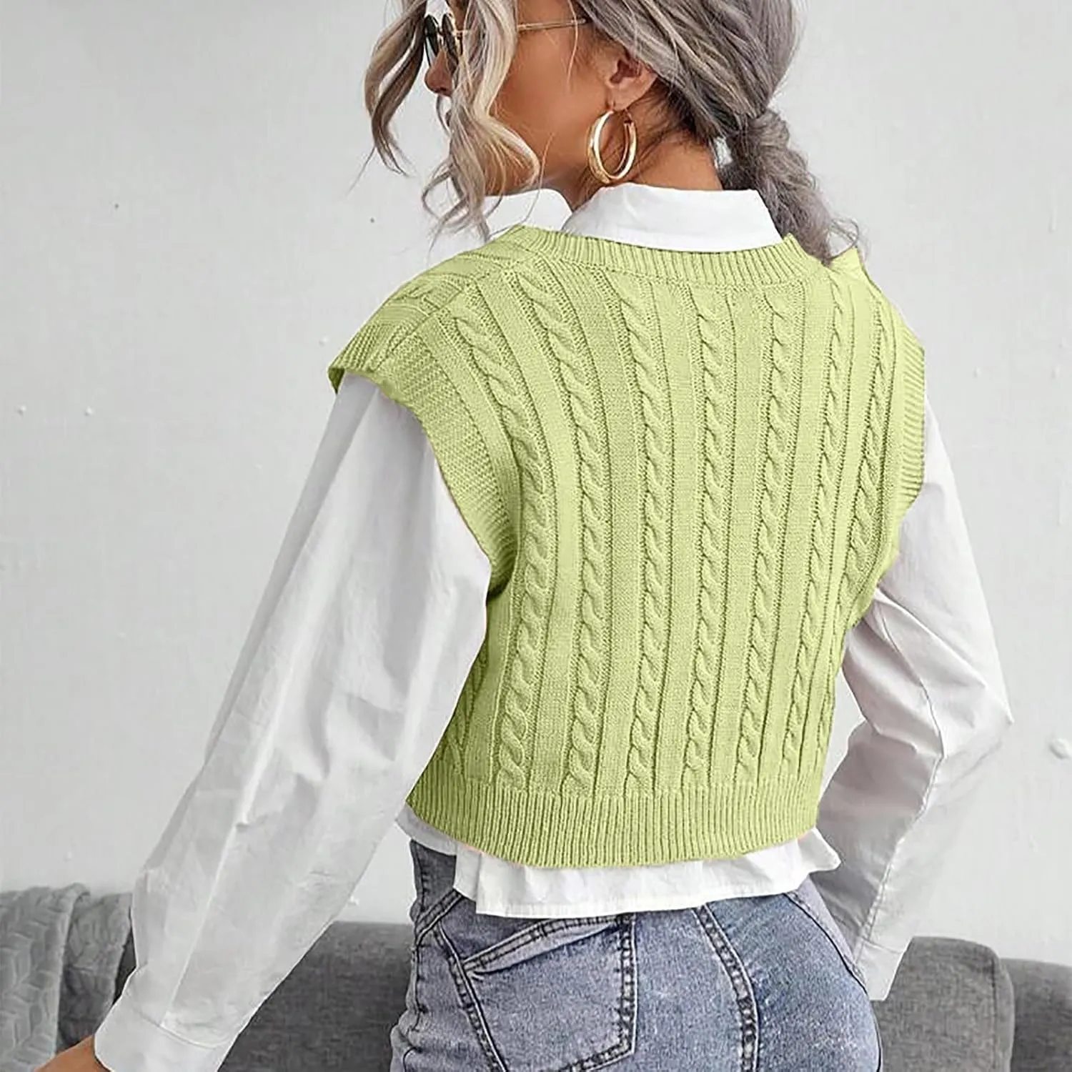 Sweater Tank Tops for Women 2024 Trendy Solid Color Cable Knit Crop Sweater Vest Cap Sleeves V-Neck Knitwear Tops